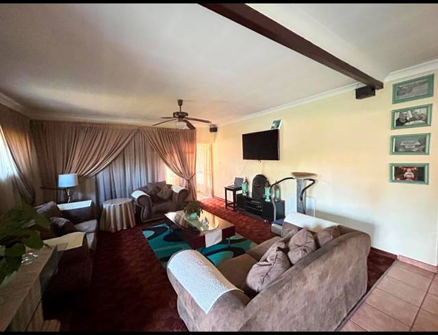 3 BEDROOM HOUSE FOR SALE IN BRENTHURST